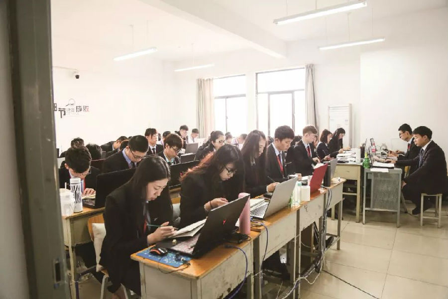 八維教育發(fā)揚(yáng)職教特色特長為學(xué)子高質(zhì)量發(fā)展做保障