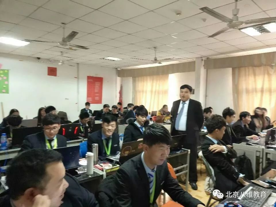 八維教育培訓學校網(wǎng)絡營銷工程師培訓的優(yōu)勢