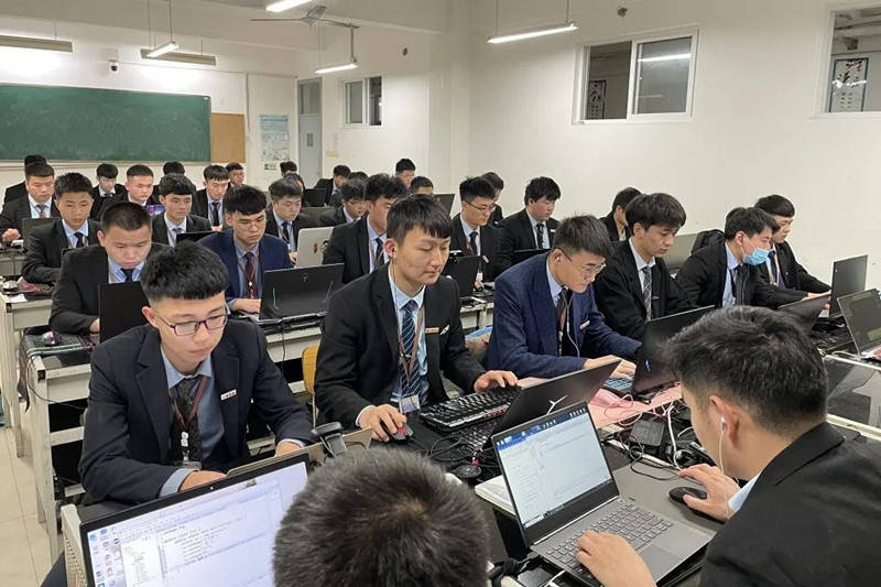 八維學校運用IT熱點技術打造優(yōu)質(zhì)課程幫助學員實現(xiàn)職場成就