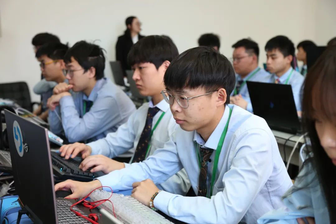 八維學校深耕人工智能創新教育模式助力學子掌握人工智能核心技術