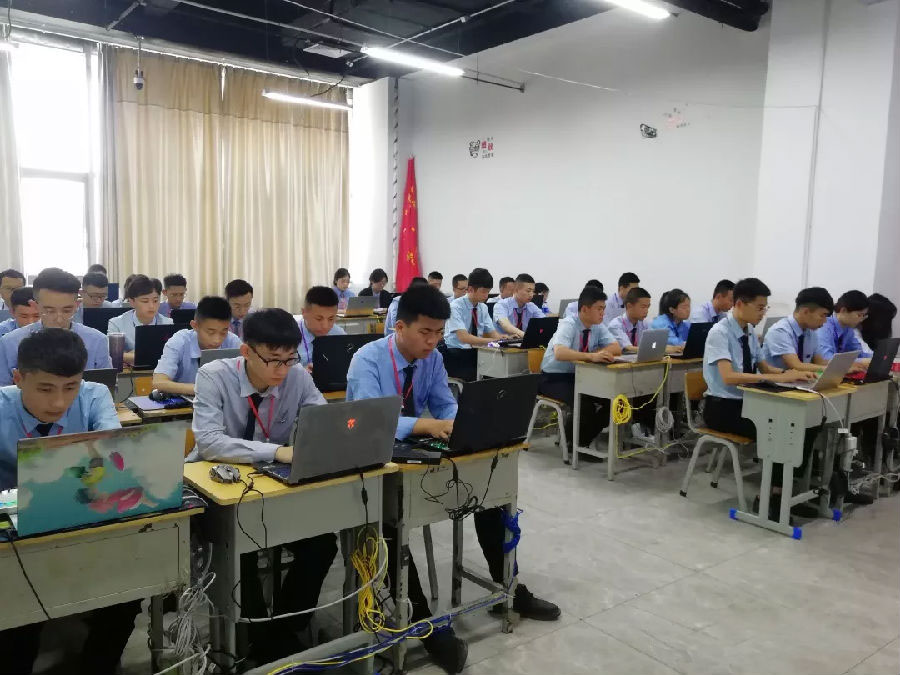 八維教育助力學生掌握物聯網技術與應用打造物聯網科技新生力量