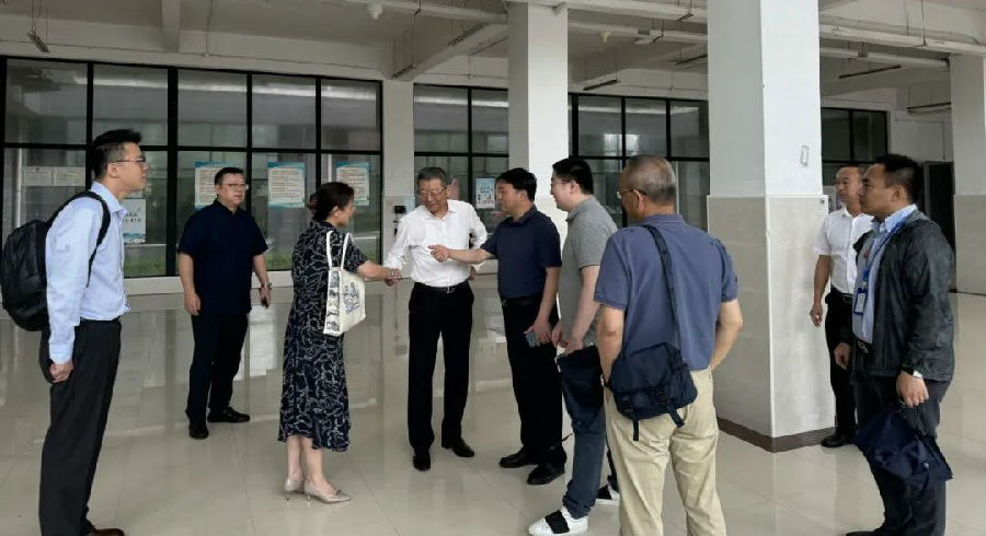 臨港產業大學一行到八維職業學校上海校區參觀交流