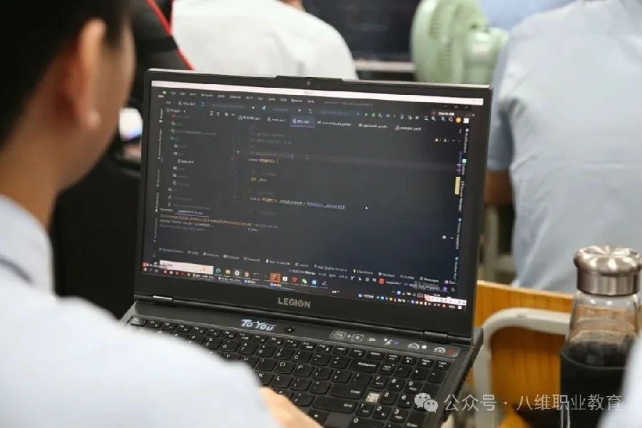 八維學(xué)校java課程掌握編程之魂鑄就未來科技精英