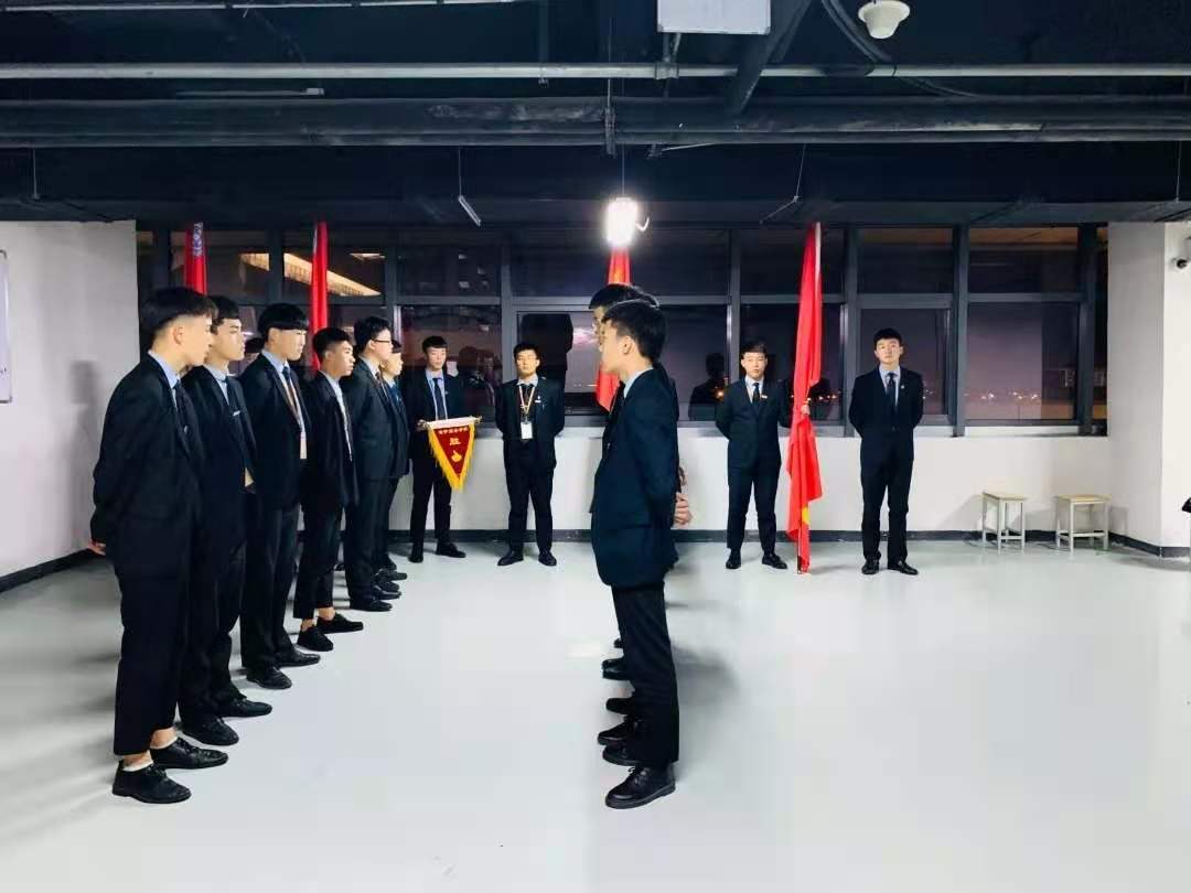 八維學(xué)校解鎖未來科技的鑰匙引領(lǐng)人工智能智慧學(xué)習(xí)新紀(jì)元
