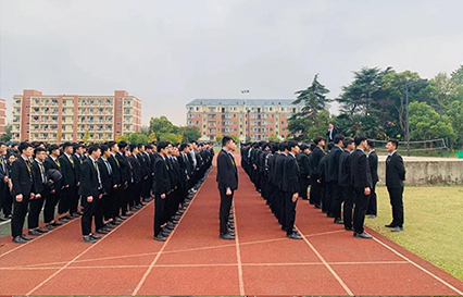 八維職業(yè)學(xué)校數(shù)字技術(shù)教學(xué)優(yōu)勢顯著引領(lǐng)數(shù)字技能教育新潮流