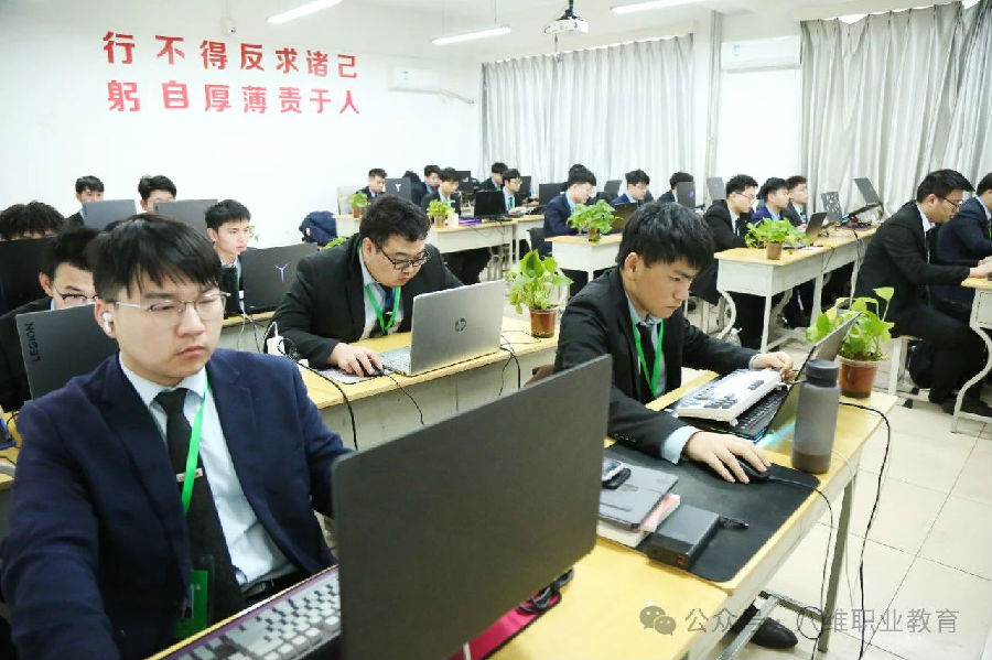 上海云計算培訓(xùn)機構(gòu)哪個口碑好推薦八維職業(yè)學(xué)校的理由