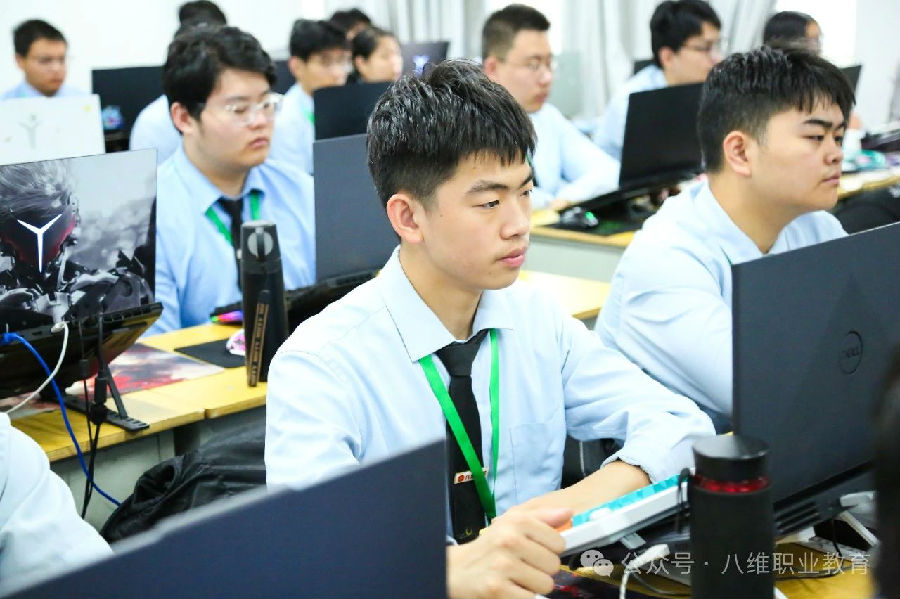 北京網站工程培訓機構哪個口碑好推薦八維職業學校的理由