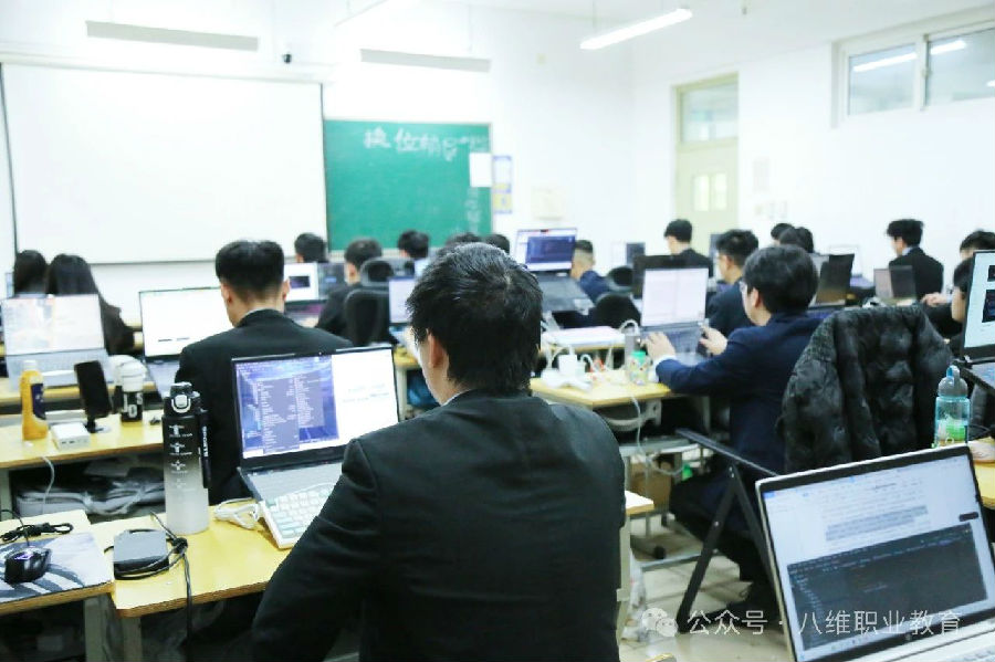 天津人工智能培訓機構哪個口碑好推薦八維職業學校的理由