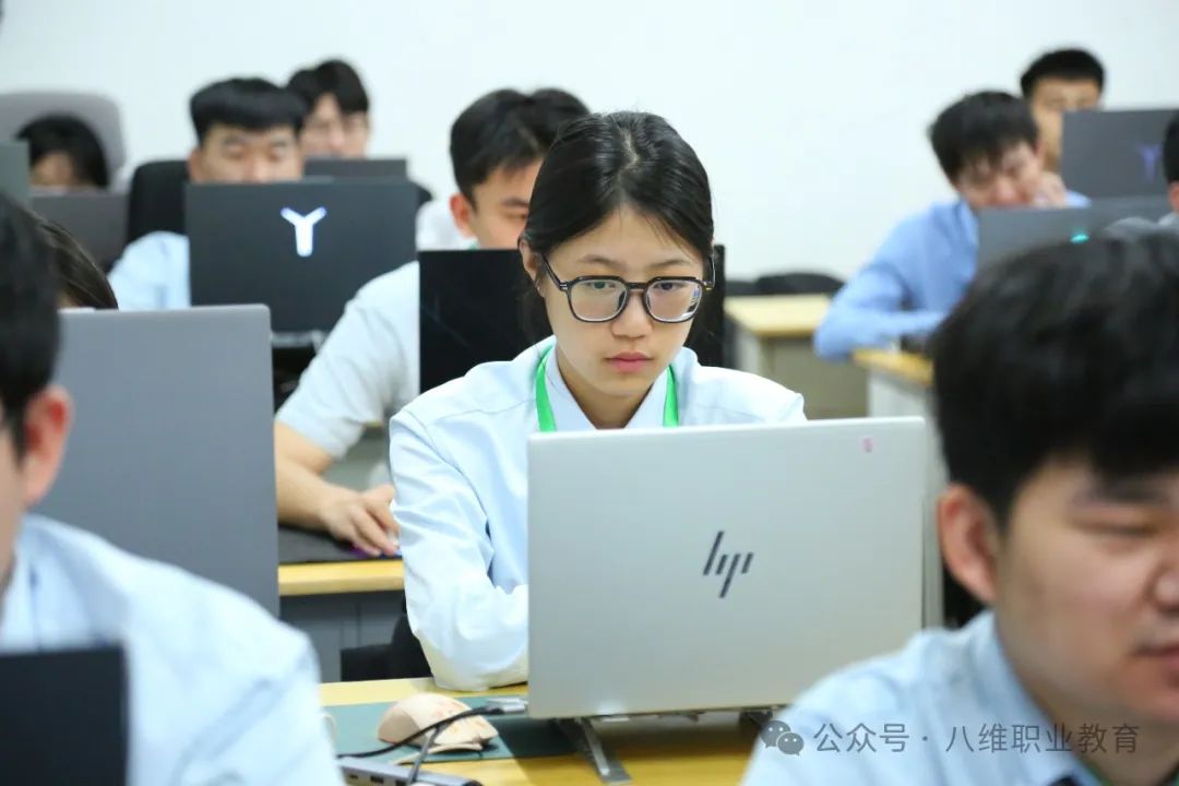 江蘇宿遷八維學校引領未來科技潮流打造數字技術人才的璀璨未來