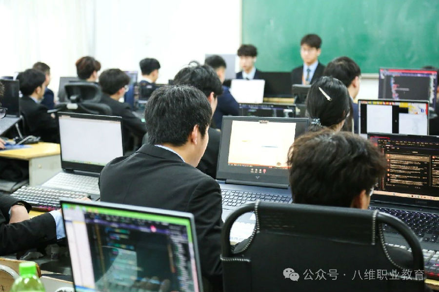 江蘇宿遷八維學校領(lǐng)航人工智能教育鑄就未來科技精英