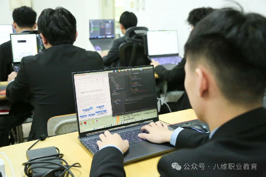 江蘇宿遷八維學校數字技術浪潮的領航者打造數字精英的搖籃