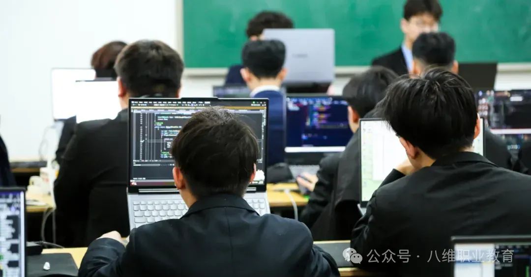 江蘇宿遷八維學校數字技術高地鑄就未來科技精英的搖籃