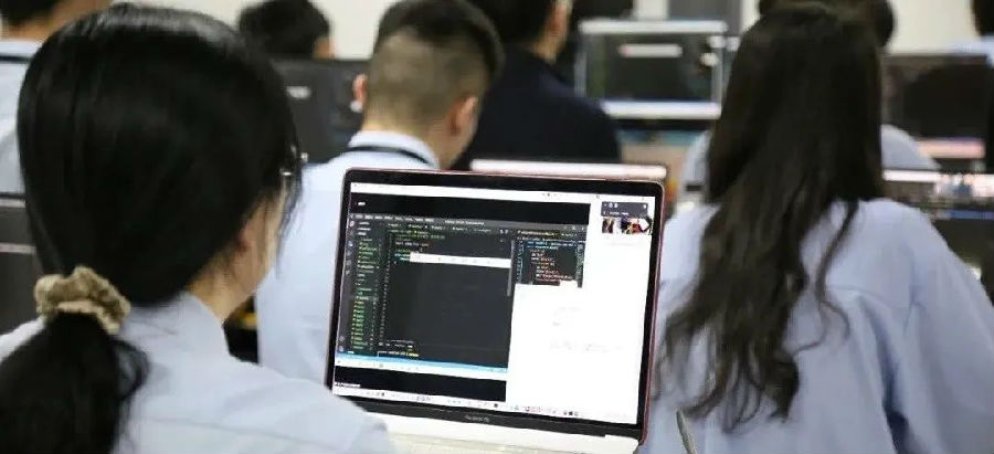 江蘇宿遷八維教育打造高薪就業新篇章助力學子職業騰飛