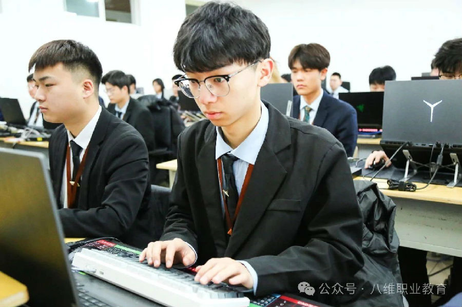八維職業(yè)學校引領職業(yè)教育新風尚打造頂尖技術人才搖籃
