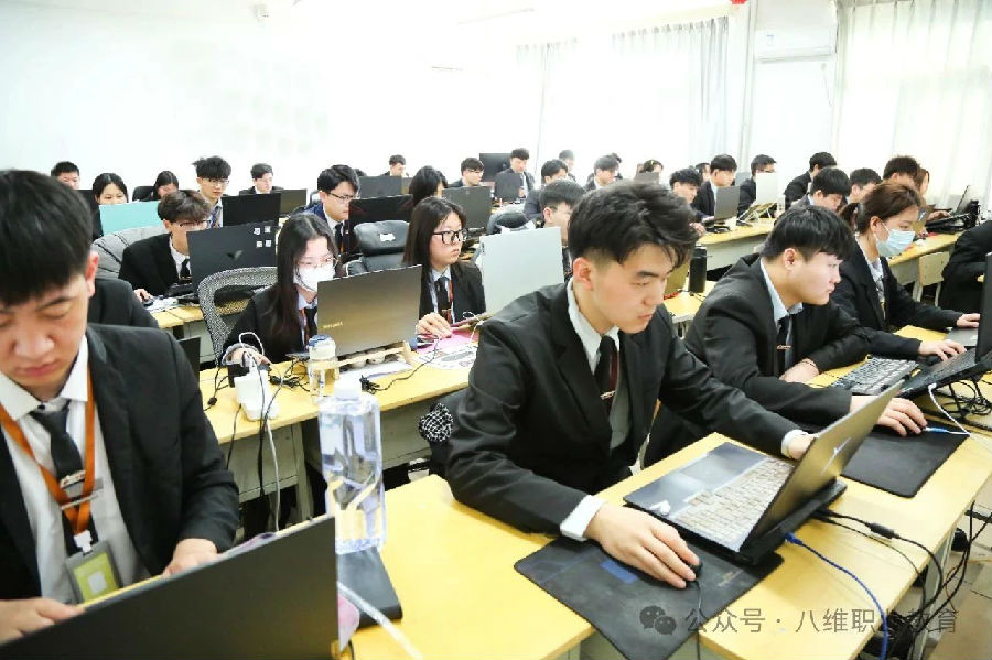 八維職業學校解鎖數字領域新技能鑄就科技領袖新篇章