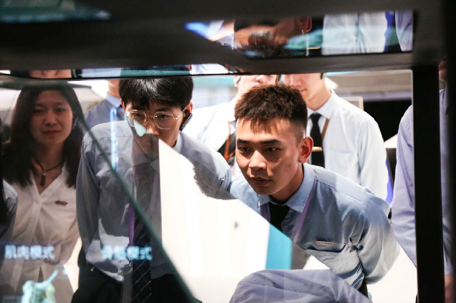 八維職業學校鍛造未來數字精英技術人才引領未來就業新風尚