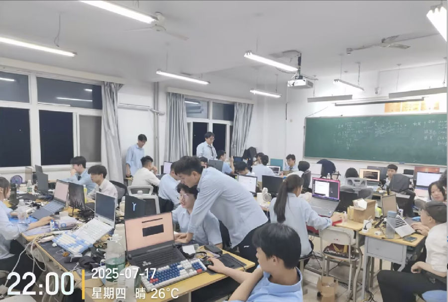 八維職業學校解鎖人工智能黃金四類項目賽道鑄就未來科技精英的搖籃
