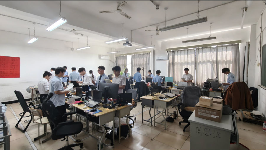 八維職業學校解鎖人工智能黃金四類項目賽道鑄就未來科技精英的搖籃