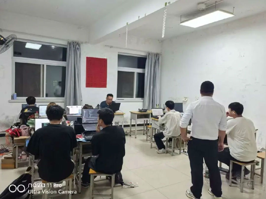 八維職業(yè)學(xué)校大數(shù)據(jù)專業(yè)風(fēng)采綻放引領(lǐng)科技潮流解鎖就業(yè)薪動(dòng)力