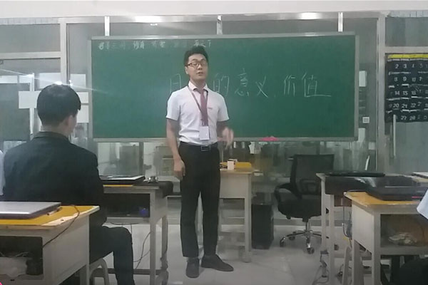八維職業(yè)學(xué)校網(wǎng)絡(luò)工程專業(yè)學(xué)子學(xué)習(xí)生活風(fēng)采
