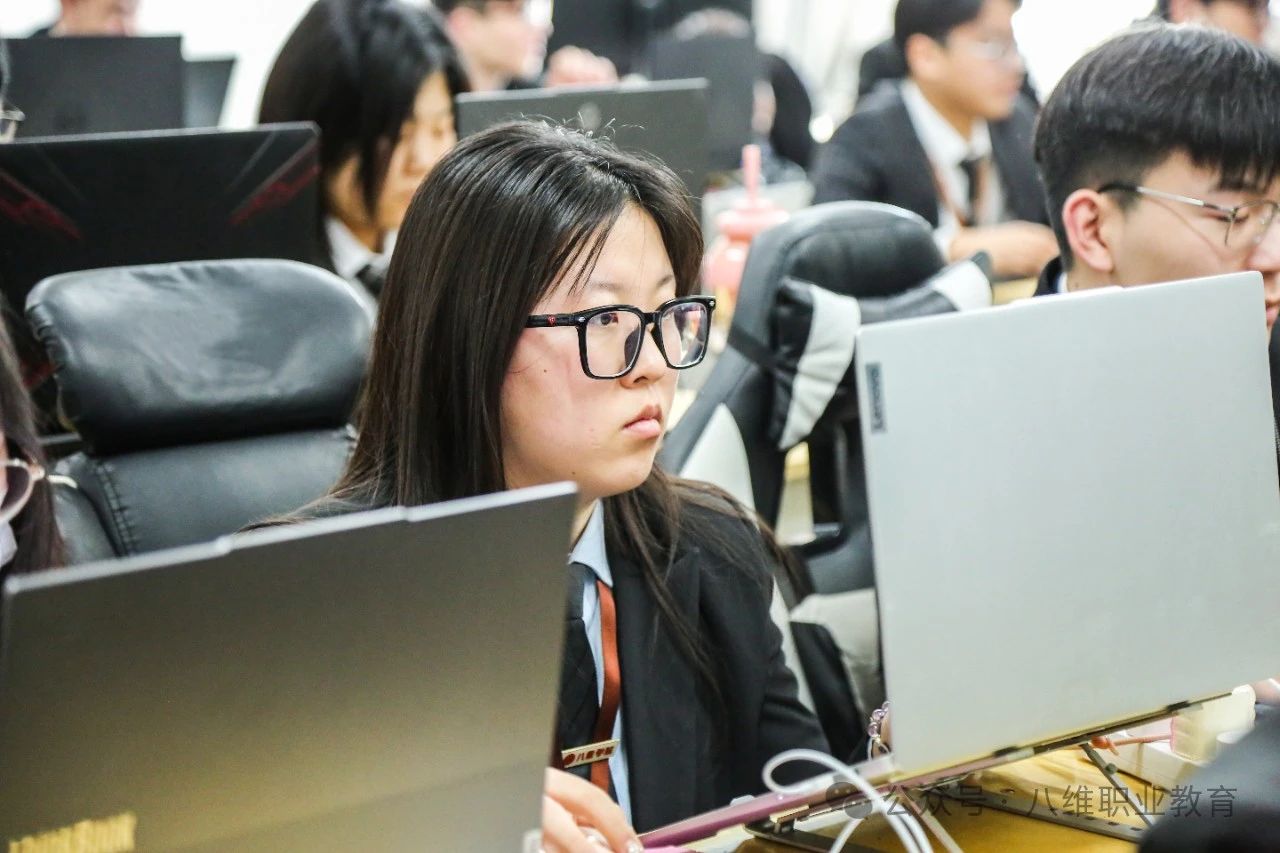 八維職業學校網絡工程專業學子學習生活風采