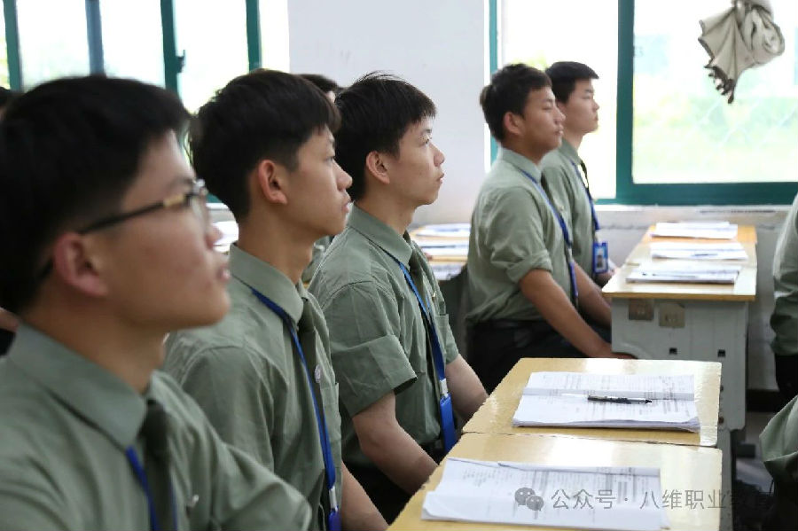江蘇宿遷八維學(xué)校：引領(lǐng)未來(lái)科技的智慧風(fēng)暴，打造未來(lái)科技精英的搖籃！