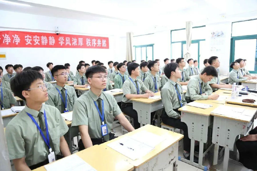 江蘇宿遷八維學(xué)校：塑造頂尖數(shù)字人才，開(kāi)啟數(shù)字科技新時(shí)代的大門(mén)！